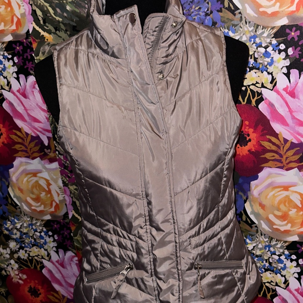 Women's Metallic Puffer Vest